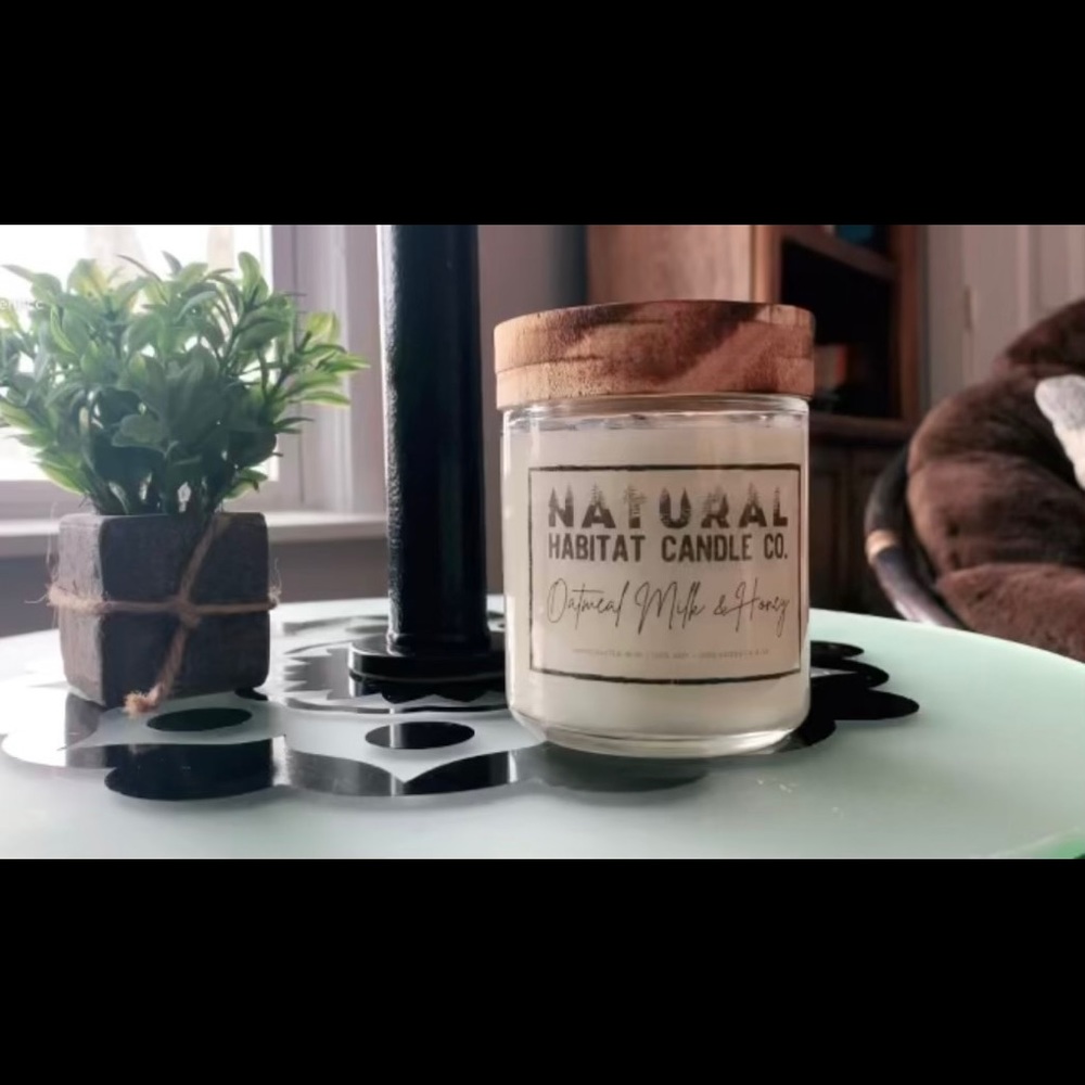 8.4 oz Soy Candle  Oatmeal Milk & Honey Scent  NEW